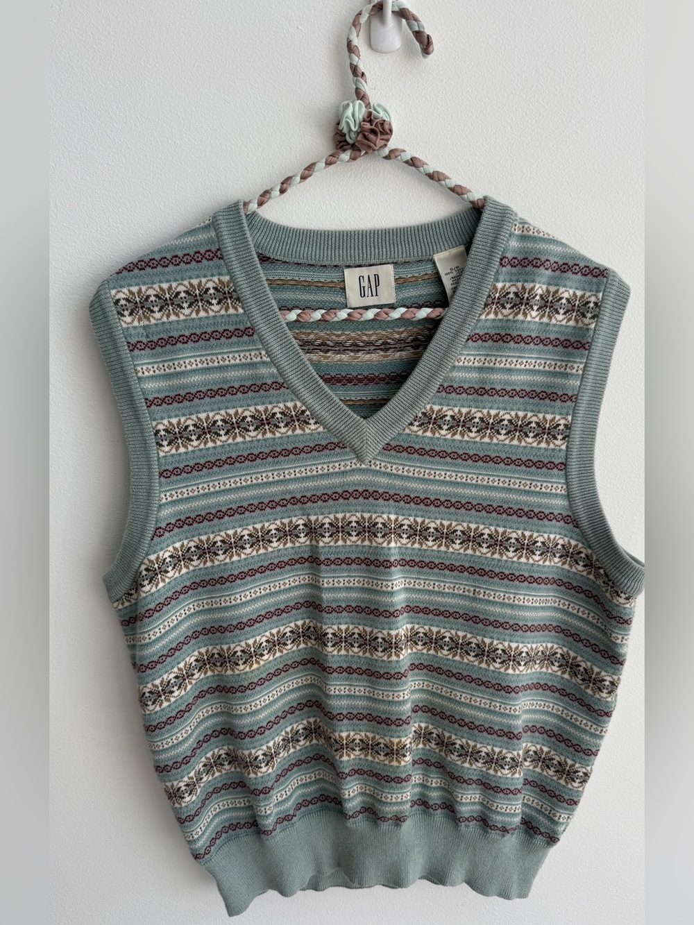 Vintage GAP v neck sweater
Small